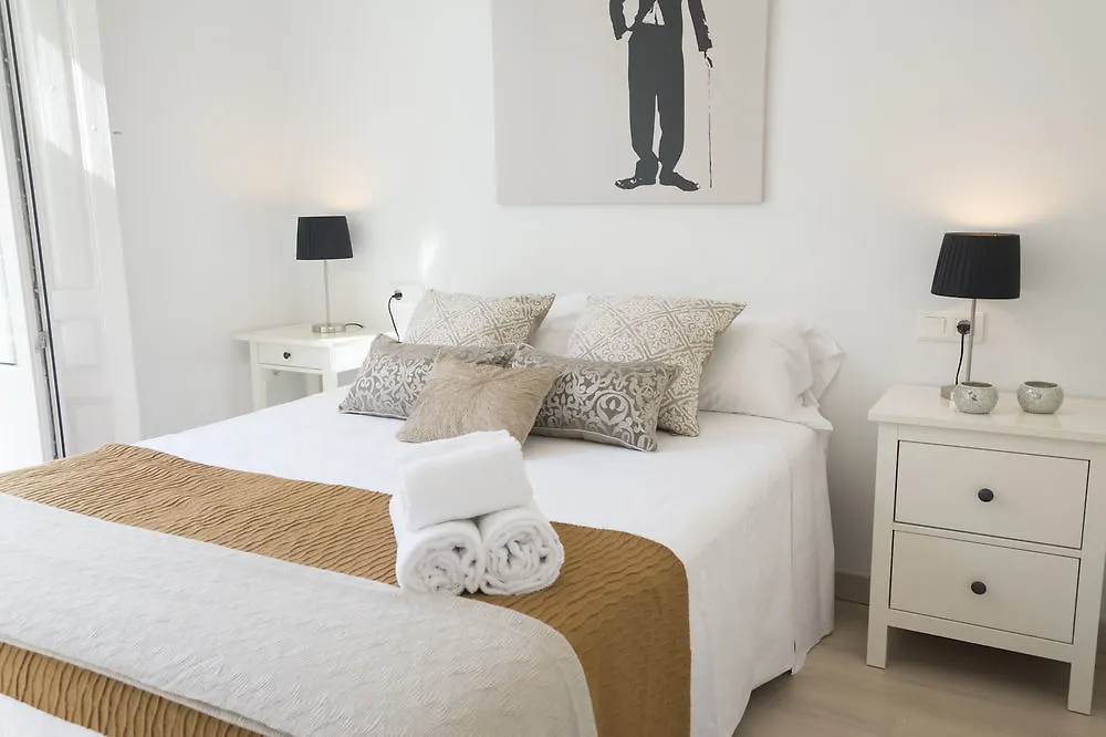 Living4Malaga Apartments 4*,